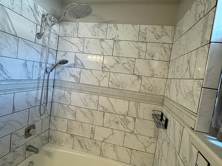 6715 Columbia Ln — Photo 2