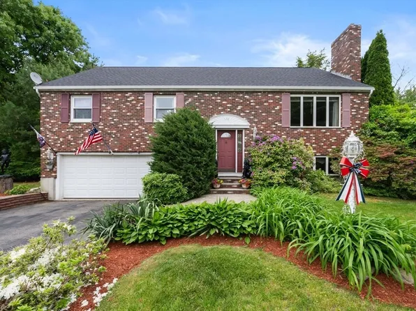 154 Liberty Bell Cir, Weymouth, MA 02189