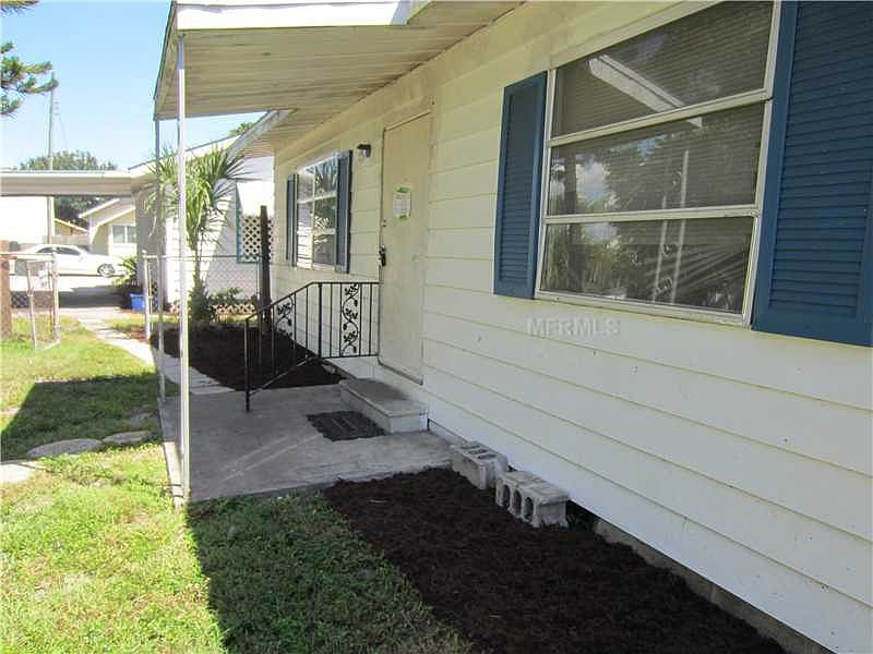 2nd image of 2110 7th St W