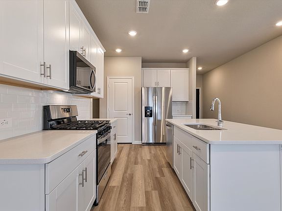 3rd image of 715 Lullaby Ln