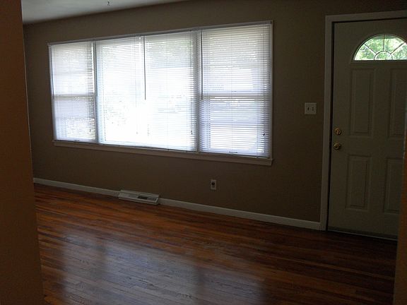 5th image of 2717 W Scenic Dr
