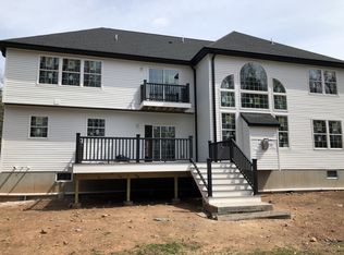 8 Ramsey Rd, Edison, NJ 08820