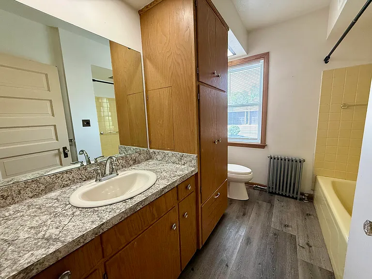 215 N Wisconsin St — Photo 10
