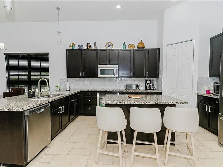 5169 Roma St — Photo 13