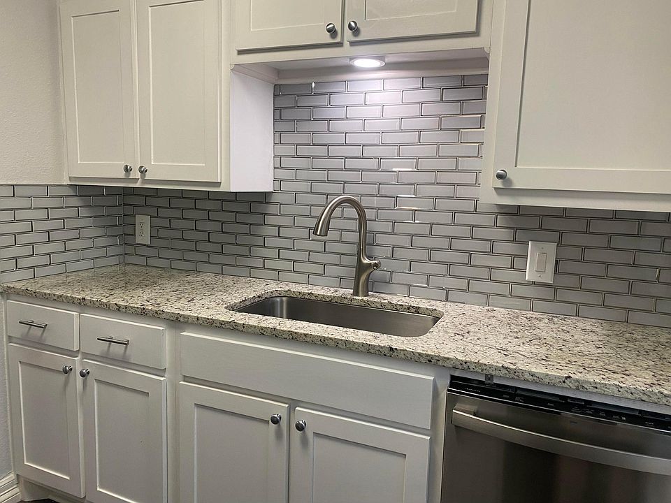 1st image of 2744 Parkchester Dr
