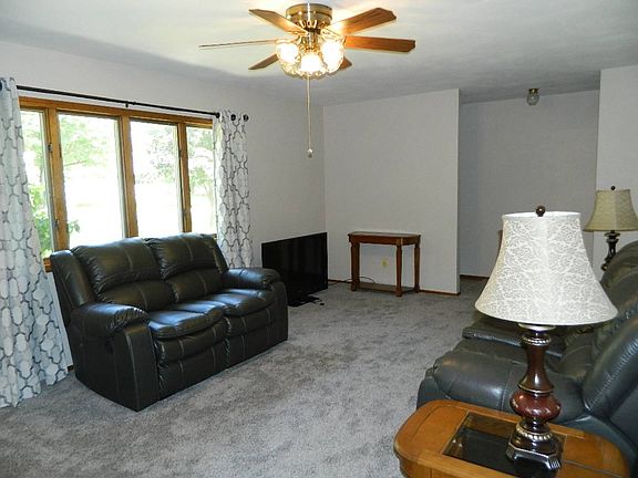 3rd image of 203 W Greenwalt St