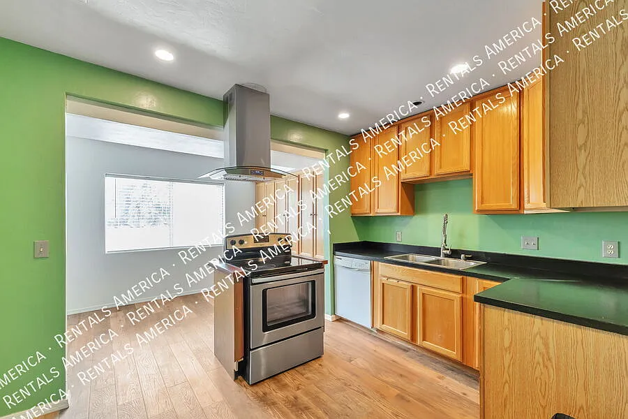 One Month Free-Charming Home — Photo 3