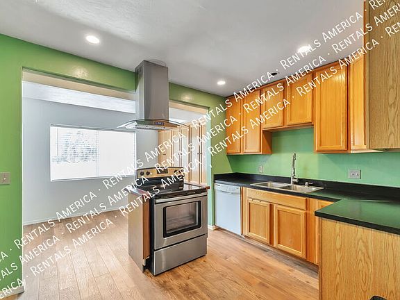 3rd image of 9011 W Floyd St