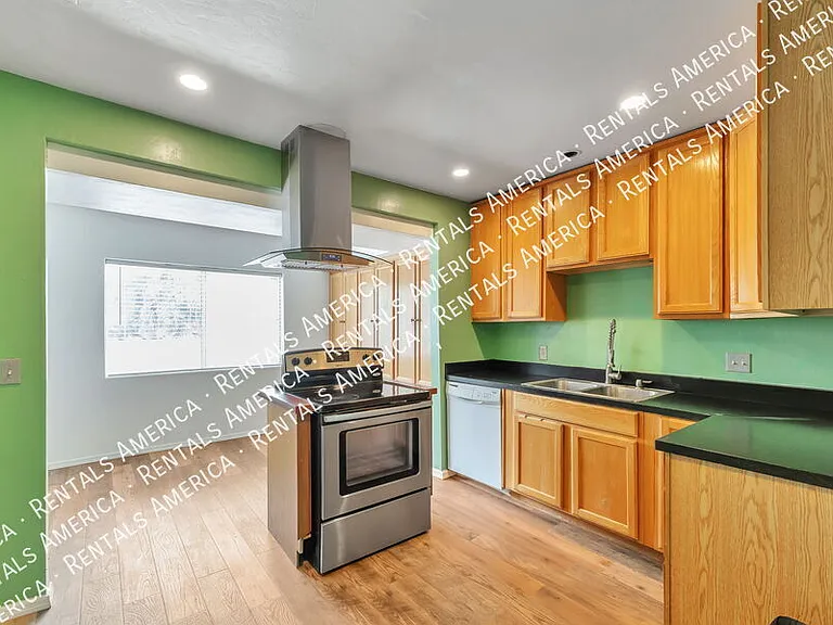 9011 W Floyd St — Photo 1