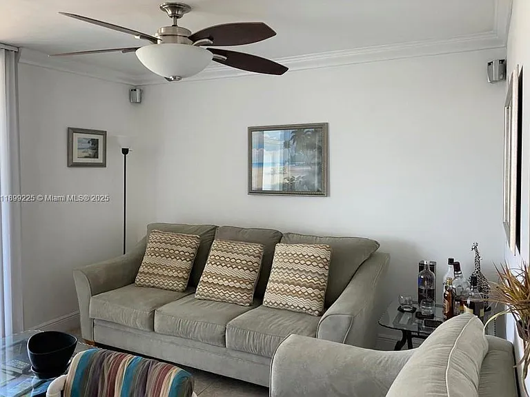 5401 Collins Ave #729 — Photo 18