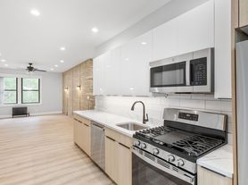 1310-20 W Birchwood Ave