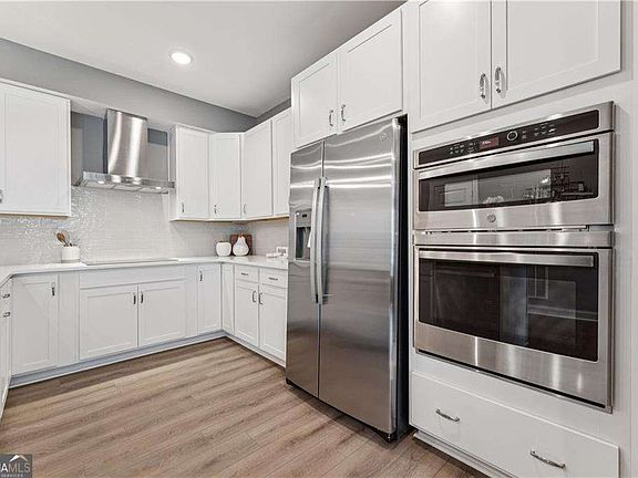 5th image of 332 Skylar Ct SE #101