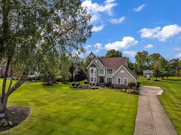 2784 Loreto Dr, Willoughby Hills, OH 44094