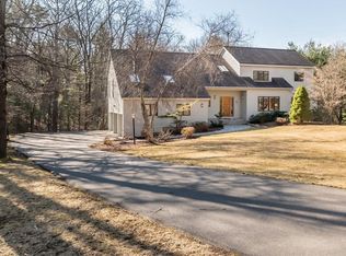 8 Cameron Rd, Andover, MA 01810