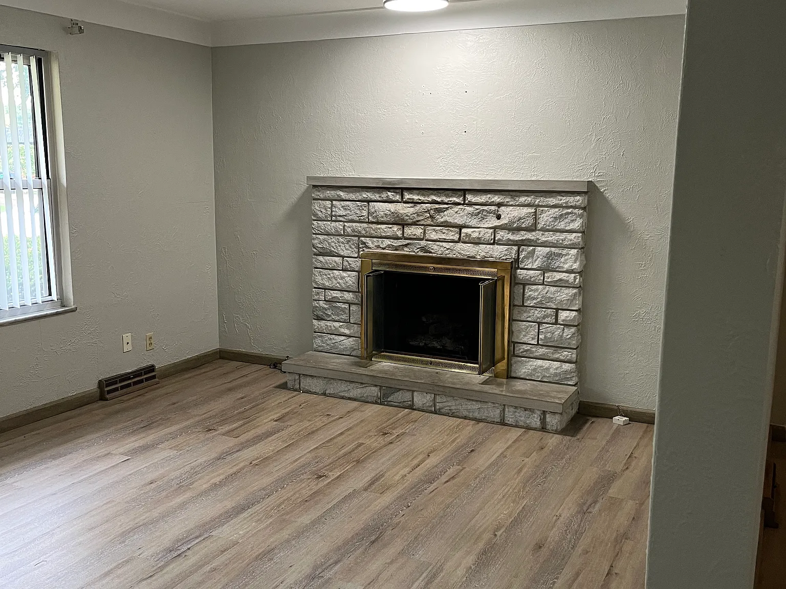 2 bed, 1100 sqft, $1,400 — Photo 2