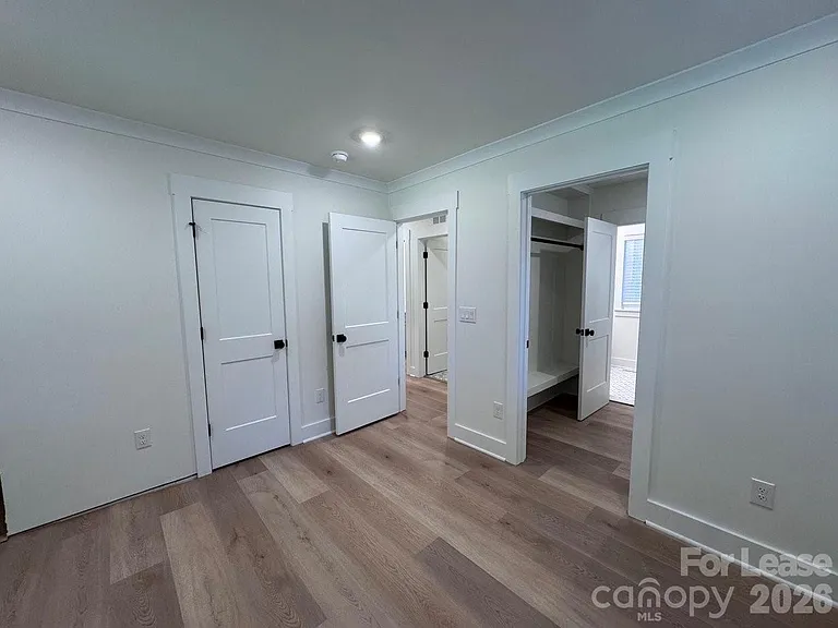 549 Manhasset Rd — Photo 11