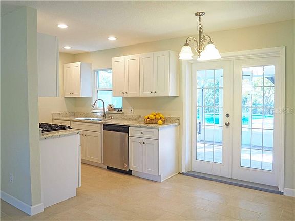 2nd image of 400 Brittany Cir