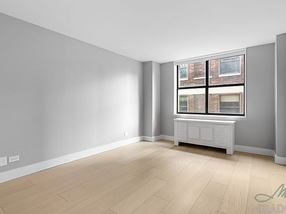 5th image of 330 E 39th St APT 10R