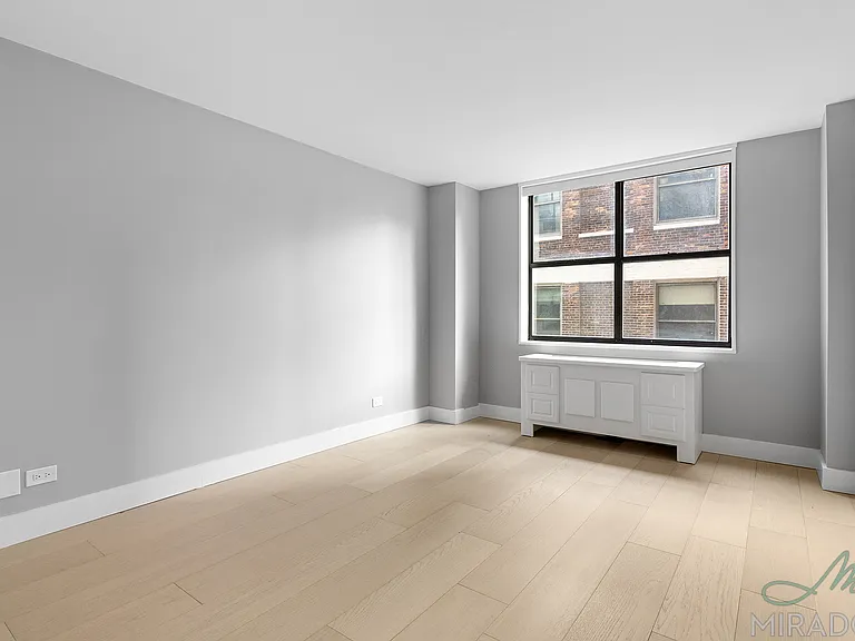330 E 39th St #10R — Photo 5