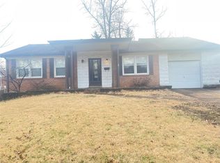 9637 Hale Dr, Saint Louis, MO 63123