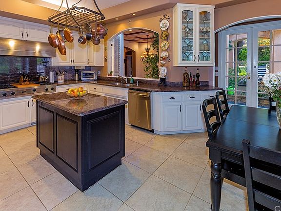 4th image of 30641 Hunt Club Dr