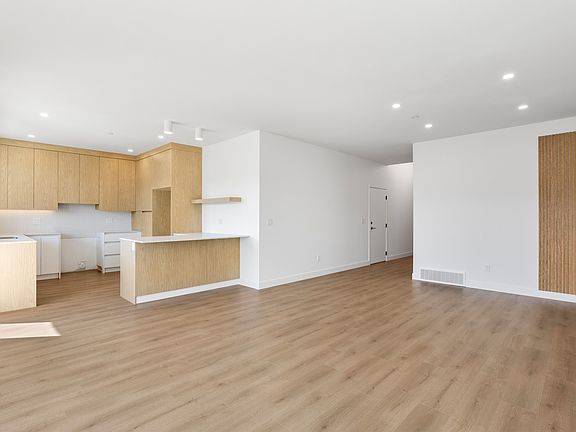 5th image of 5044 Sun Rivers Dr
