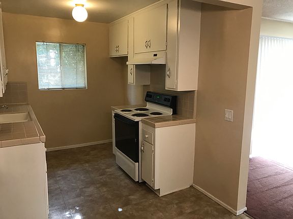 3rd image of 1011 W Cypress St APT 7