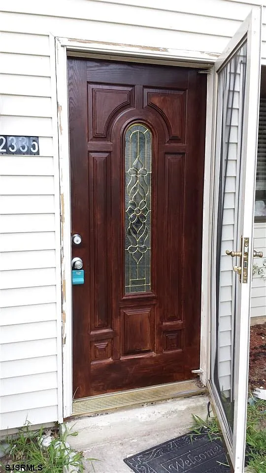 3 bed, 1.5 bath, $2,400 — Photo 1