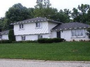 4425 E Cambridge Dr, Bloomington, IN