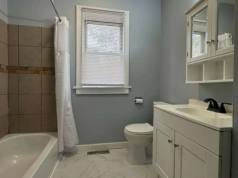 215 Rosette St #1L — Photo 17