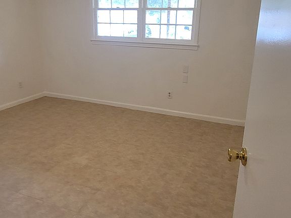 2nd image of 365 Dixie Ct #2
