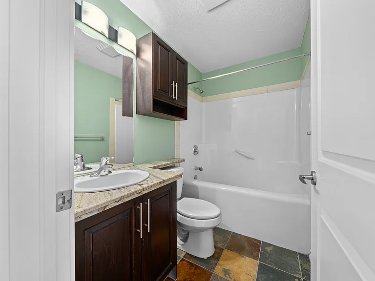 328 21st Ave SW #501 — Photo 20