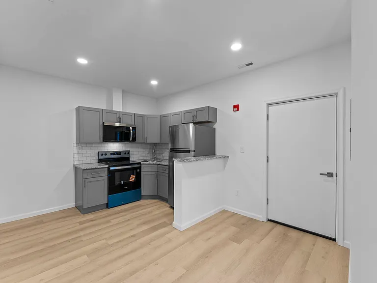 2600 S 7th St #2F — Photo 16