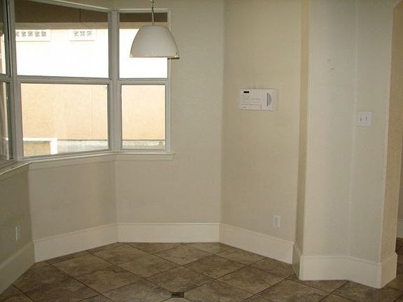 4th image of 3610 Vineyard Way