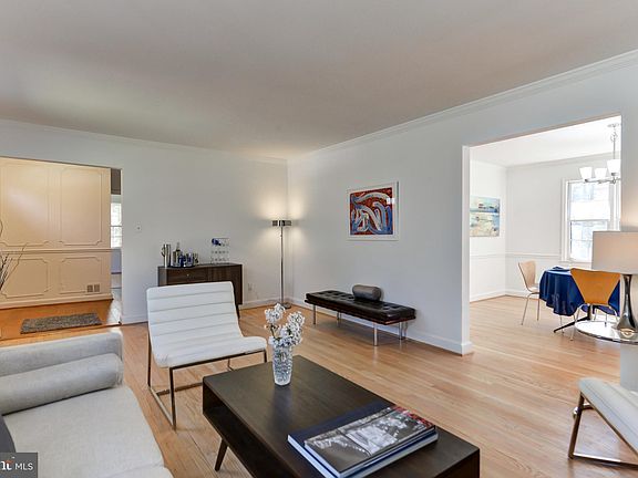 5th image of 3538 Woodbine St
