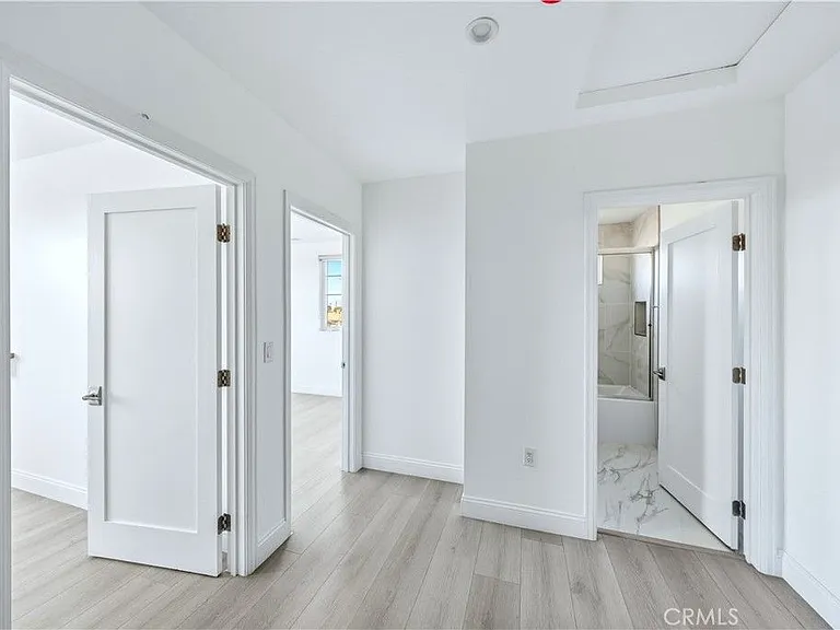 10538 La Reina Ave #4 — Photo 49