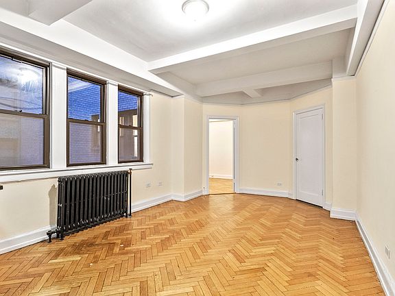 3rd image of 37 W 72nd St APT 2F