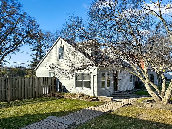 2nd image of 318 Brierhill Dr