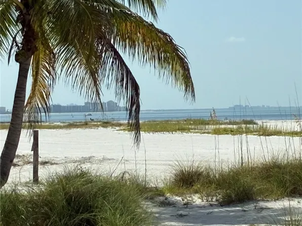 2550 Estero Blvd APT 12, Fort Myers Beach, FL 33931