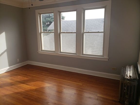 4th image of 7911 S Calumet Ave #2F