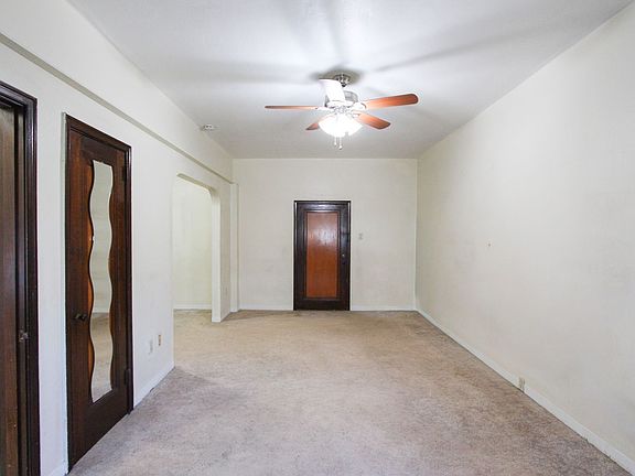 4th image of 3840 Brownsville Rd #B3