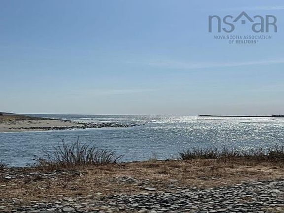 4th image of 1225 New Harbour Lundy Rd