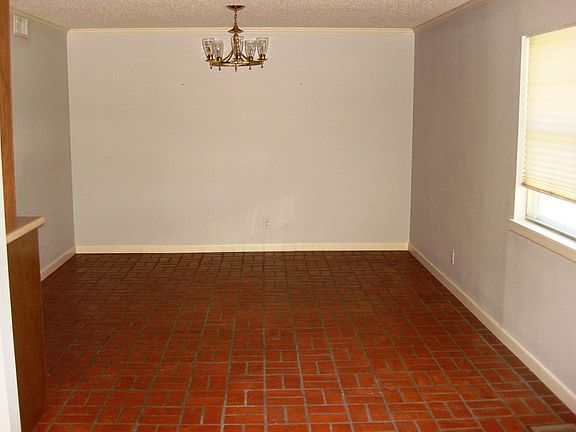 4th image of 1811 Forest Park Ave