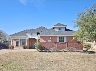 929 Willow Crest Dr, Midlothian, TX 76065