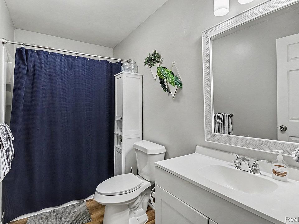 16042 Lauren St, photo 19