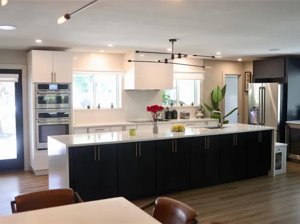 1428 Dorris St, Hurst, TX 76053