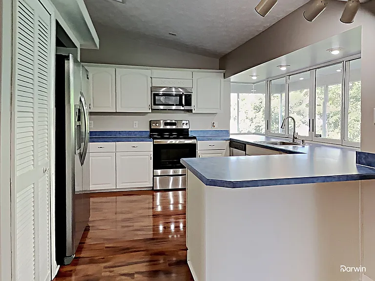 4215 SW Jarmer Rd — Photo 2