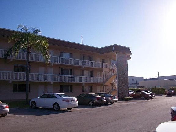 2nd image of 700 Village Green Ct APT 220