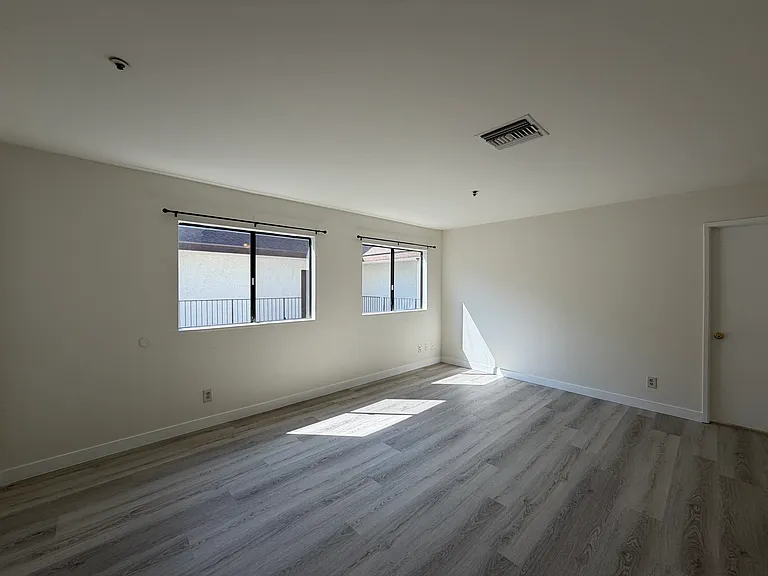 833 N 1st St #4 — Photo 4