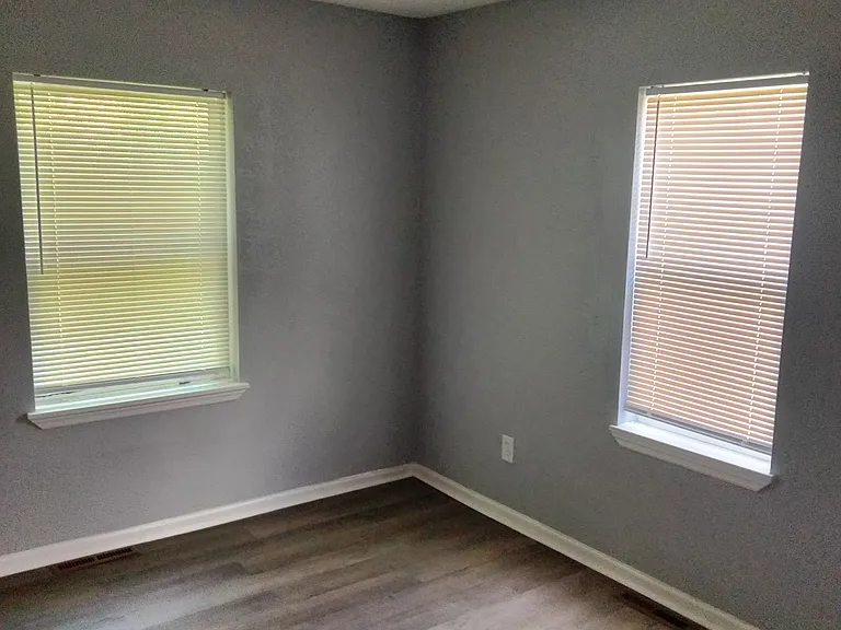 2922 Farrow Ave — Photo 4